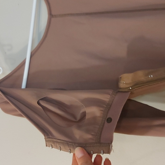 Shapewear size Large - Picture 6 of 11